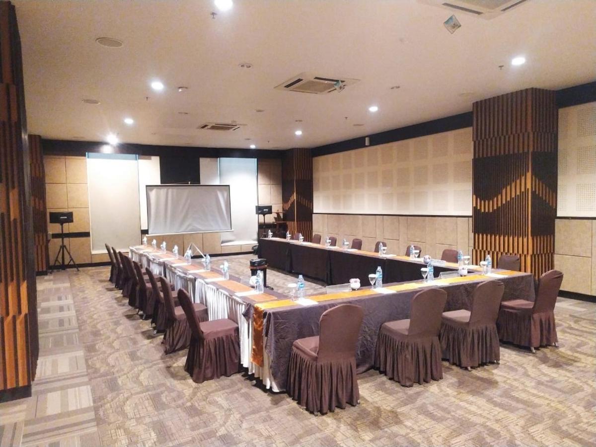 Hotel Olive Tangerang Exteriér fotografie